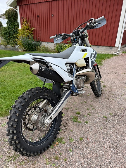 Husqvarna TE 300 3 of 4