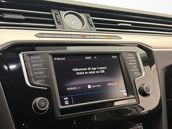 Volkswagen Passat Alltrack 23 of 29