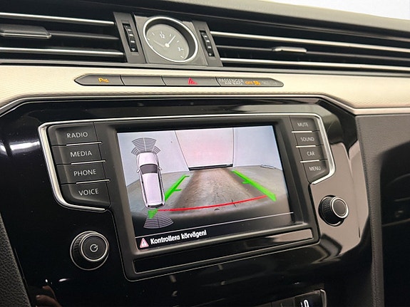 Volkswagen Passat Alltrack 24 of 29