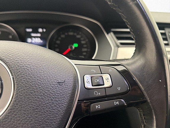 Volkswagen Passat Alltrack 27 of 29