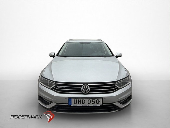 Volkswagen Passat Alltrack 2 of 29