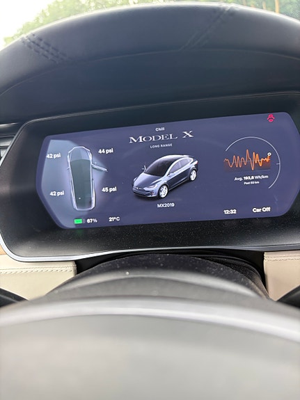 Tesla Model X 18 of 20