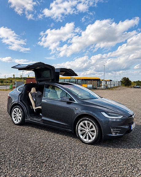 Tesla Model X 2 of 20