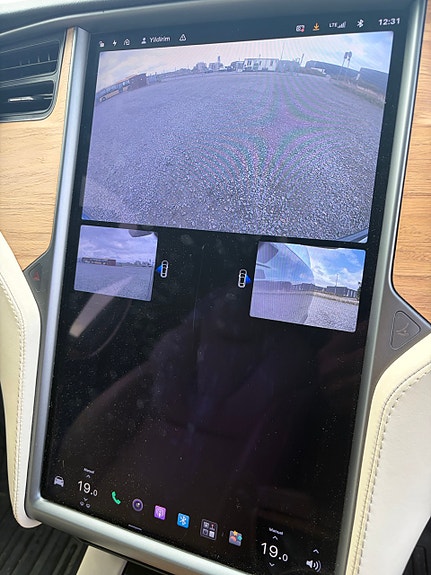 Tesla Model X 10 of 20