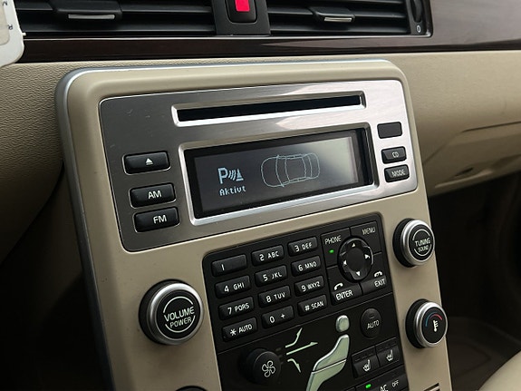 Volvo V70 22 of 30