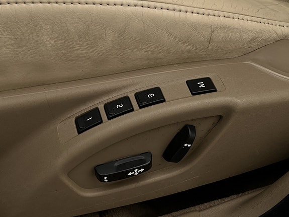 Volvo V70 26 of 30