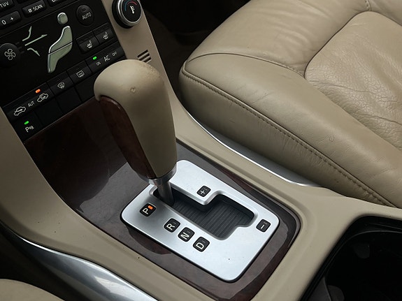 Volvo V70 24 of 30
