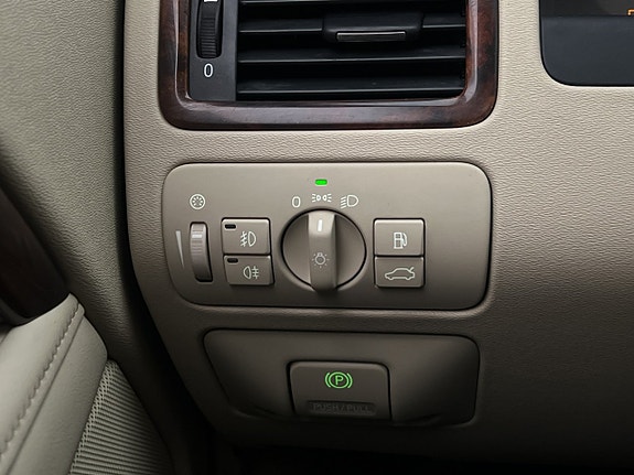 Volvo V70 25 of 30