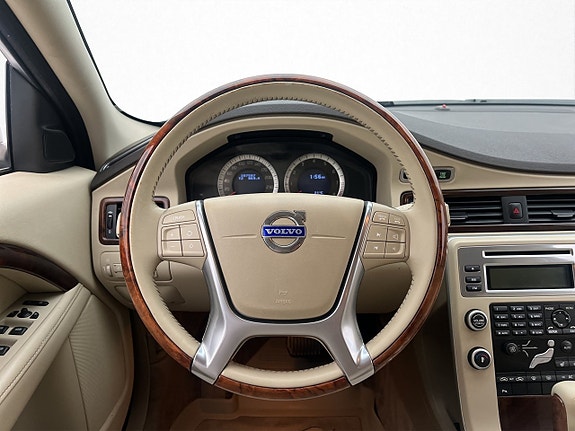 Volvo V70 14 of 30