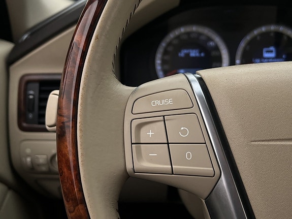 Volvo V70 19 of 30
