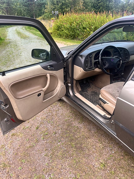 Saab 9-3 4 of 7