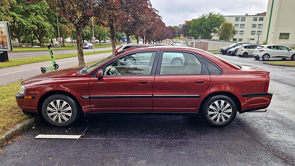 Volvo S80 2 of 14