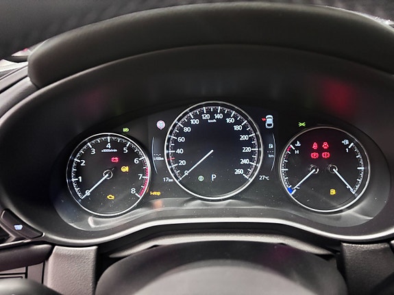 Mazda CX-30 9 of 15