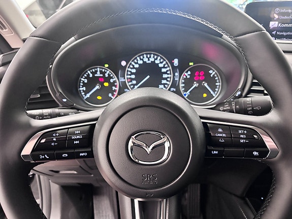 Mazda CX-30 8 of 15