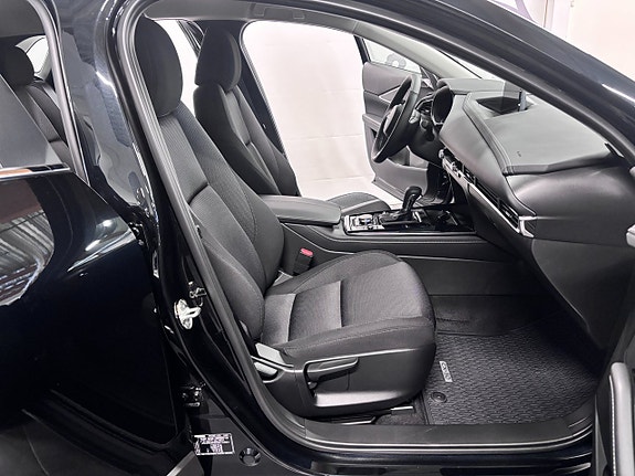 Mazda CX-30 6 of 15