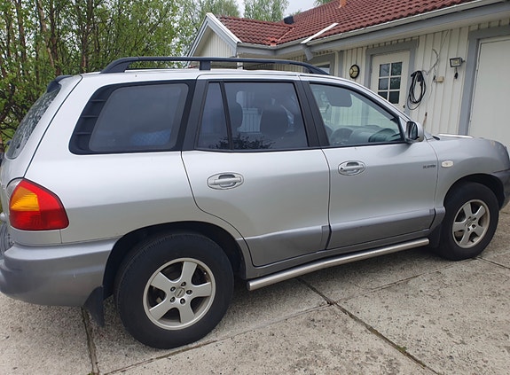 Hyundai Santa Fe 3 of 9