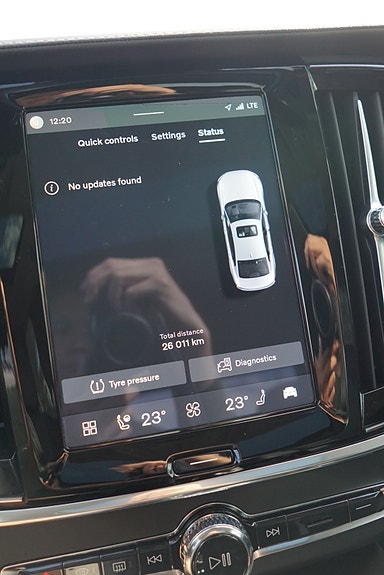 Volvo S90 2 of 28