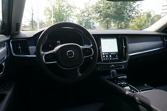 Volvo S90 14 of 28