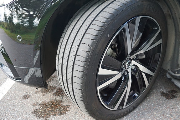 Volvo S90 26 of 28