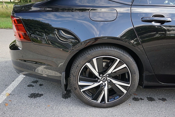Volvo S90 22 of 28