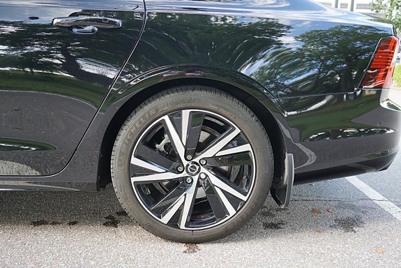 Volvo S90 24 of 28
