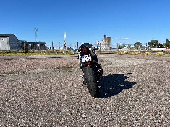 Yamaha YZF-R7 WGP 4 of 5