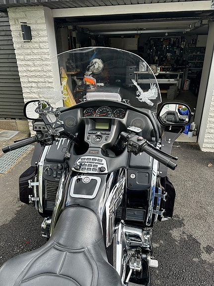 Honda GL1800 Gold Wing 2 of 9