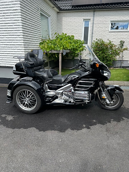 Honda GL1800 Gold Wing 3 of 9