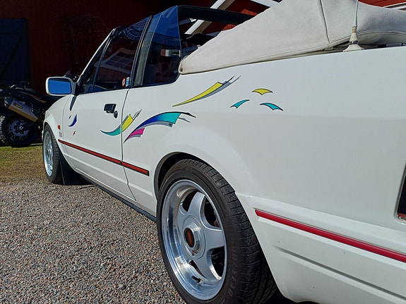 Ford Escort 2 of 11