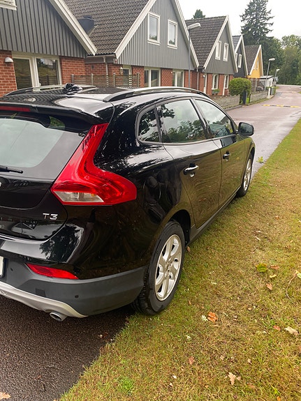 Volvo V40 Cross Country 4 of 9