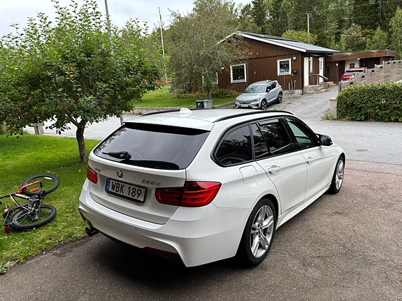 BMW 330d 4 of 7