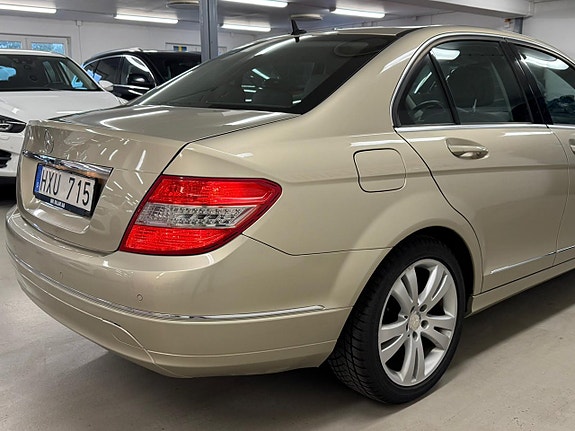 Mercedes-Benz C180 10 of 25