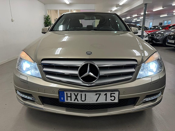 Mercedes-Benz C180 2 of 25
