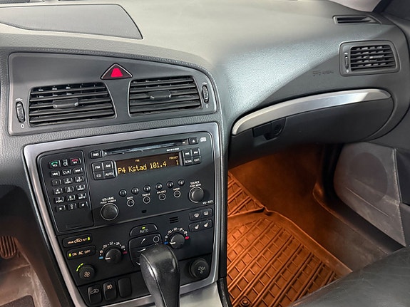 Volvo V70 10 of 13