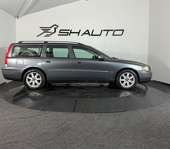 Volvo V70 3 of 13
