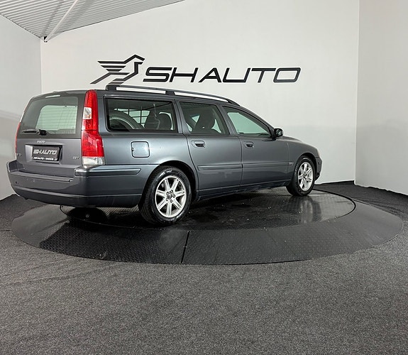 Volvo V70 4 of 13