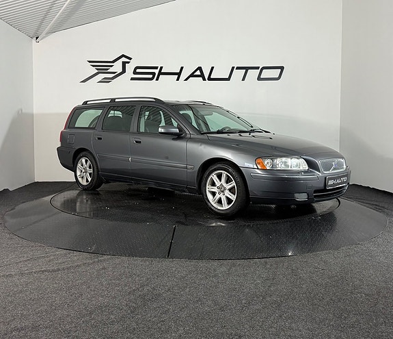 Volvo V70 2 of 13