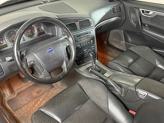 Volvo V70 7 of 13