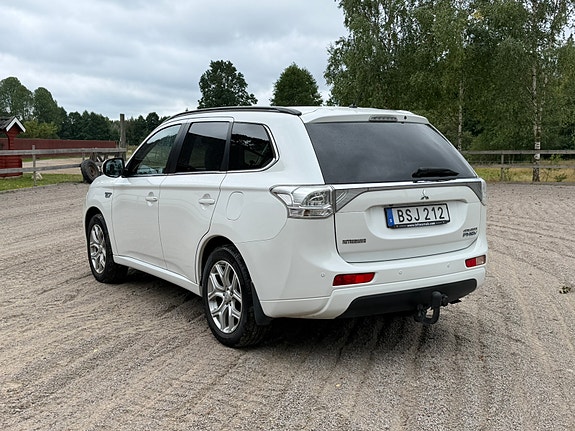 Mitsubishi Outlander 3 of 7