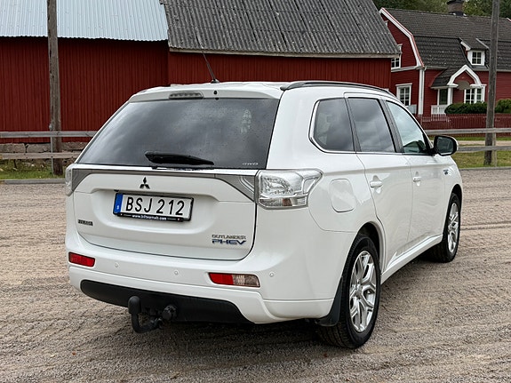 Mitsubishi Outlander 4 of 7