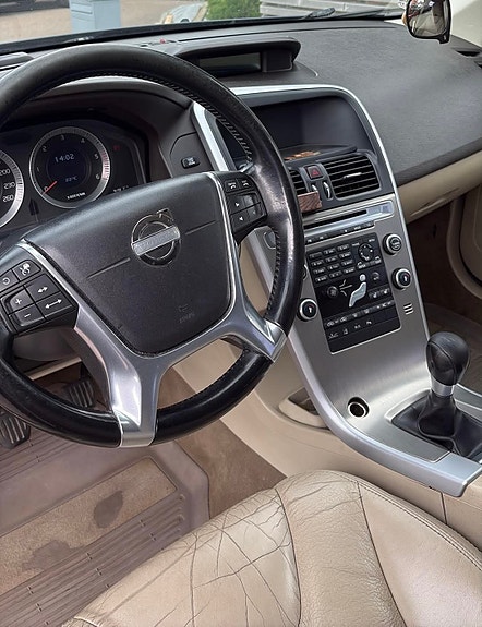 Volvo XC60 5 of 7