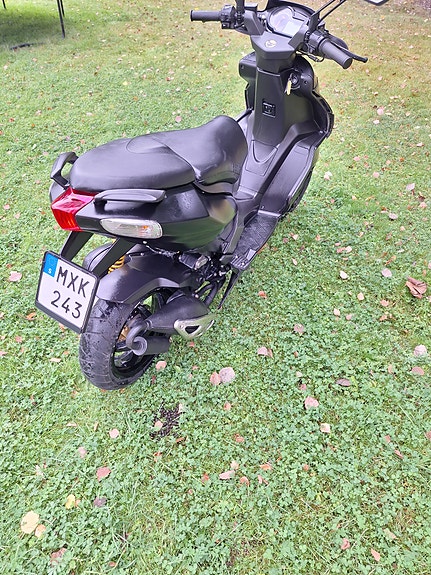 Aprilia Sr50 r 6 of 6