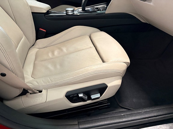 BMW 330e 18 of 26