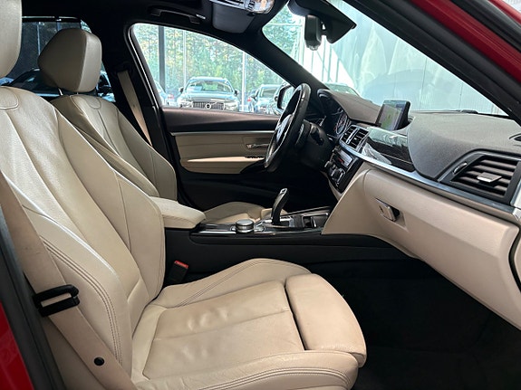 BMW 330e 17 of 26