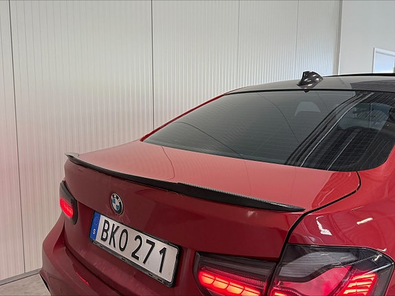 BMW 330e 10 of 26