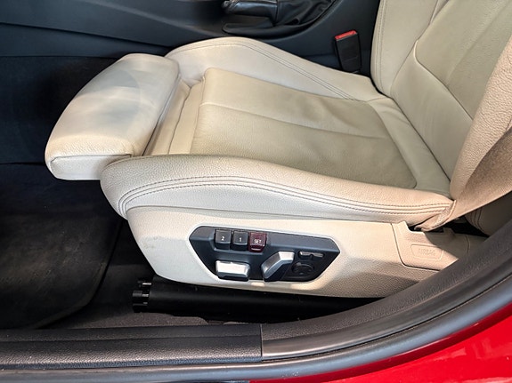 BMW 330e 13 of 26