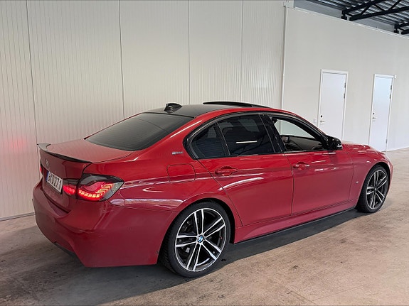 BMW 330e 4 of 26