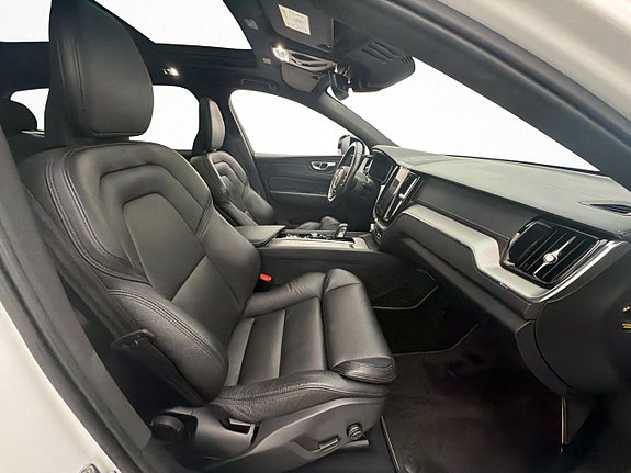 Volvo XC60 30 of 30