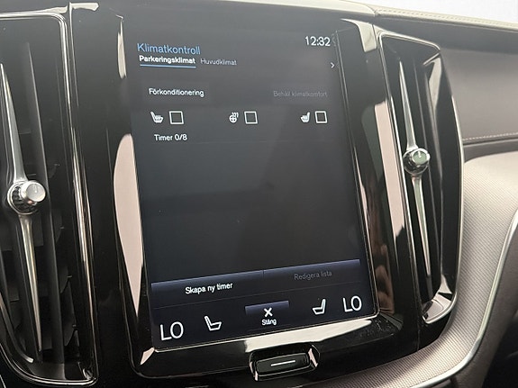 Volvo XC60 27 of 30