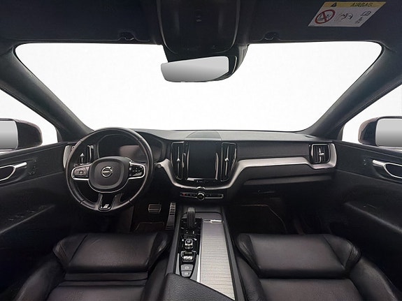 Volvo XC60 14 of 30